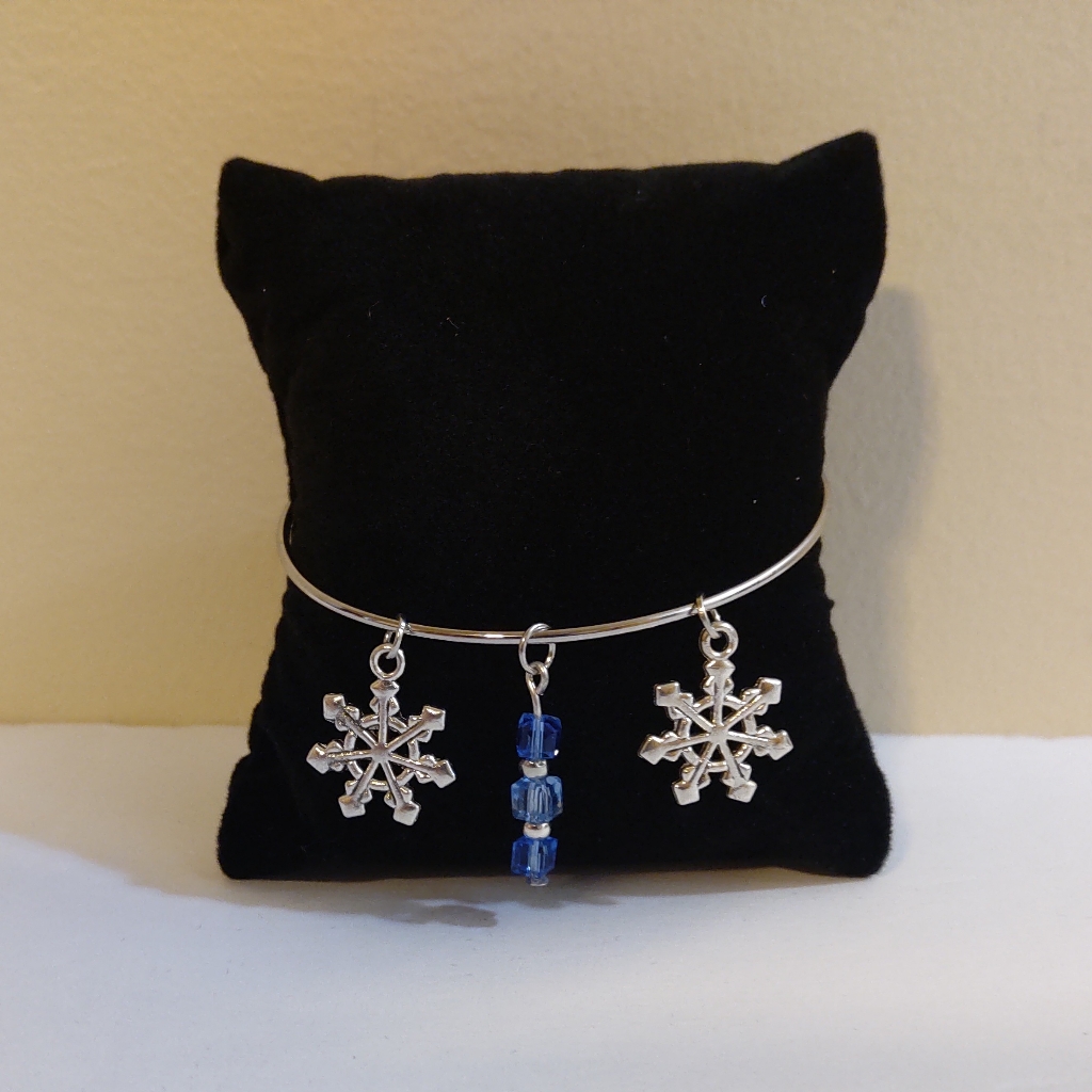 New Artisan Silver Snowflake Style Bangle Bracelet 6